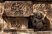 The great Chola temples of Tamil Nadu - The Airavatesvara temple of Darasuram. Detail of the balustrade of the  N-E corner of the prakara-wall. 